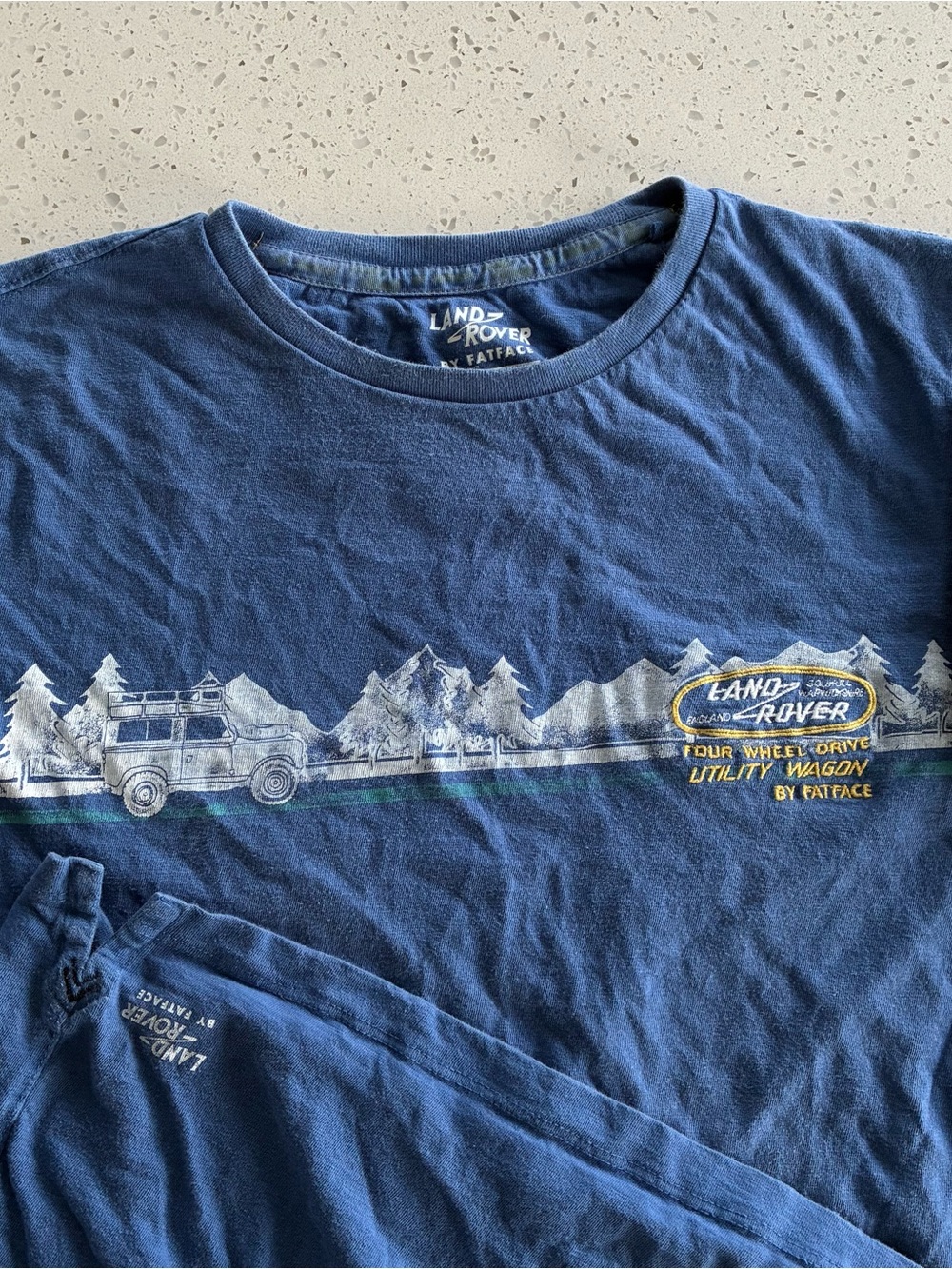 000 - LAND ROVER x FATFACE UTILITY WAGON OUTDOORS T SHIRT